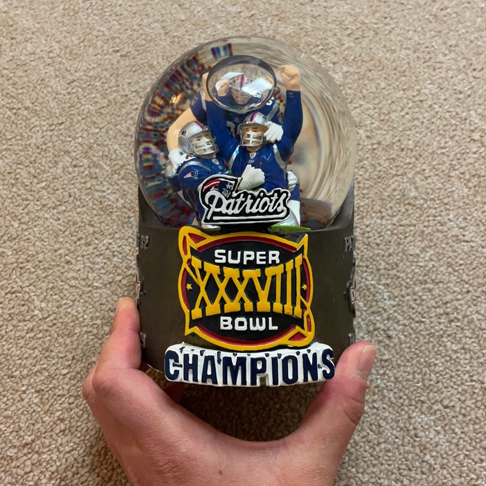 Patriots Super Bowl XXXVIII Limited Edition Globe